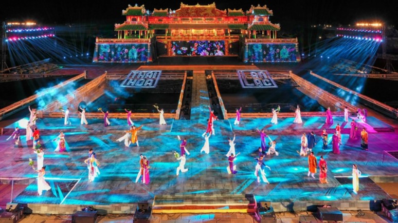 Lung linh sắc màu trong đêm khai mạc Tuần lễ Festival Huế 2022