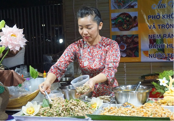 Tôn vinh giá trị văn hóa ẩm thực Huế