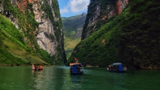 Về Hà Giang ngắm sông Nho Quế, vượt hẻm Tu Sản