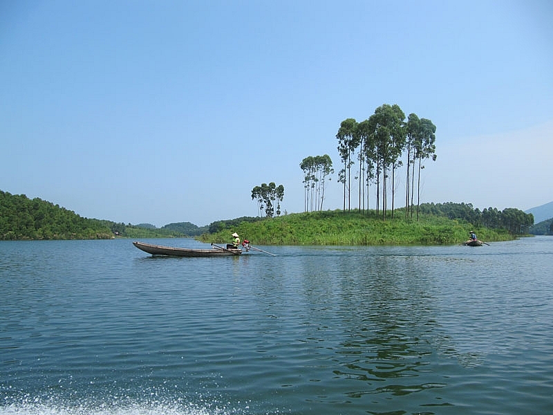 Review du lịch Yên Bái: Hồ Thác Bà -  Hồ nước nhân tạo lớn nhất Việt Nam