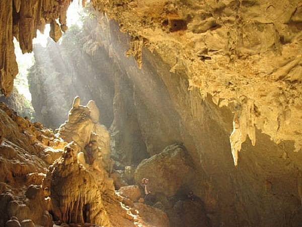 Hang Mỏ Luông có 4 động chính với độ sâu khoảng 500 m.