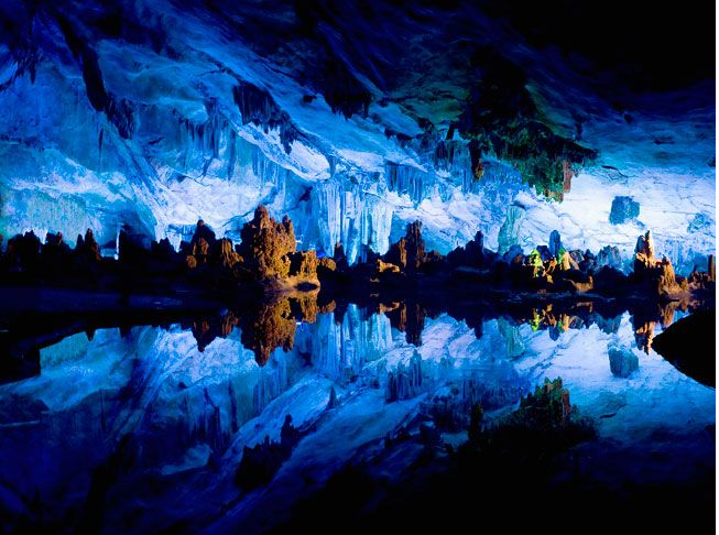 Kỳ thú dáng tiên nữ, tiên ông nơi động Tiên Phi Hòa Bình