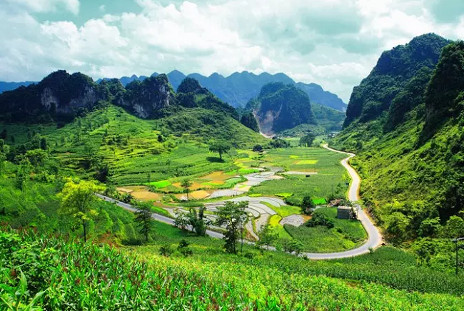 Review du lịch Cao Bằng: Về thăm Cao Bằng - mảnh đất địa linh nhân kiệt ở vùng Đông Bắc