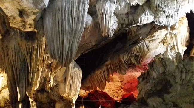 Hình ảnh bên trong của hang động tại Khai Trung Yên Bái