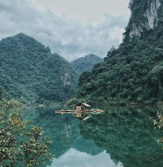 Hồ Thang Hen giữa núi rừng Đông Bắc
