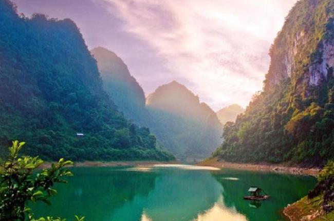 Quả không hổ danh khi nhiều bạn trẻ gọi Hồ Thang Hen là Tuyệt tình cổ trấn vạn người mê của Cao Bằng