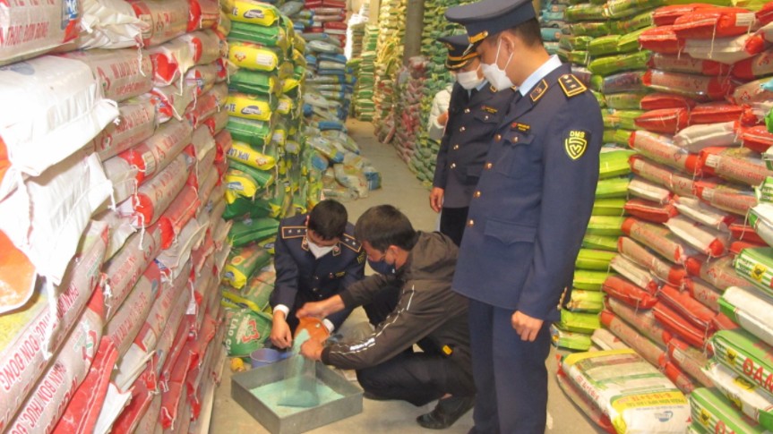 Nam Định tăng cường kiểm tra mặt hàng phân bón