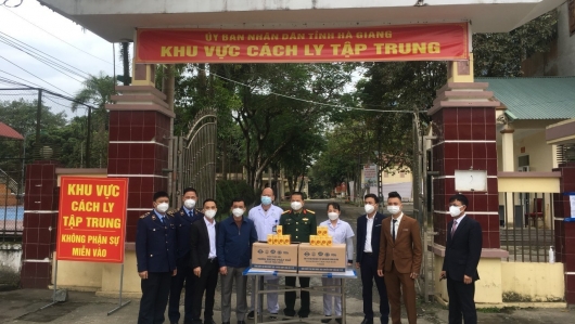 Sở Y tế tỉnh Hà Giang tiếp nhận 1400 sản phẩm Thiên Trùng Pháp Cổ Thổ Cô Lai Tọa H2VV cho bệnh nhân đang điều Covid 19
