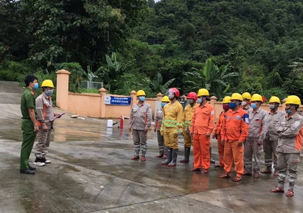 Huấn luyện an toàn PCCC tại PC Điện Biên (Nguồn: EVNNPC)