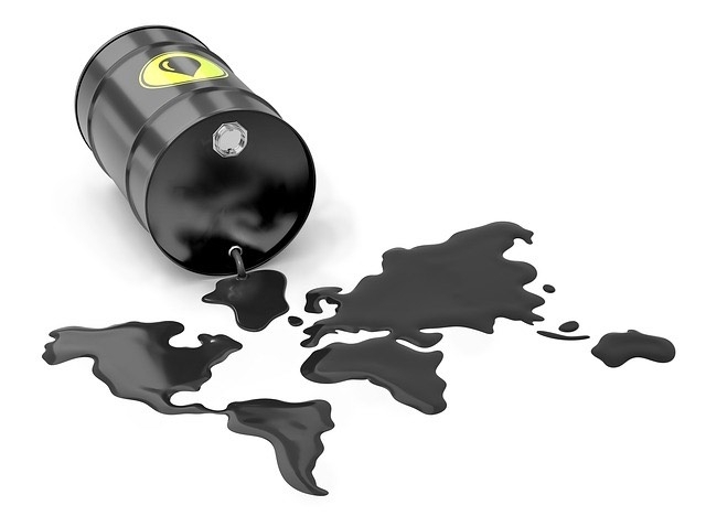 Giá xăng dầu hôm nay 16/10: Quay đầu giảm do gói hỗ trợ của Mỹ bị từ chối