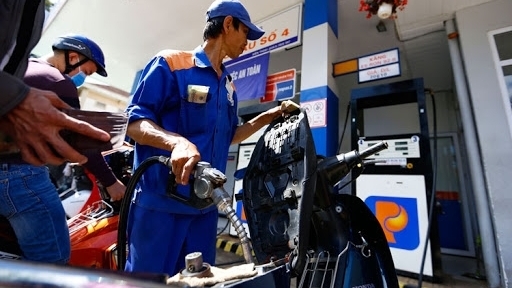 Giá xăng dầu hôm nay 23/11: Giá dầu vẫn tiếp tục tăng nhẹ