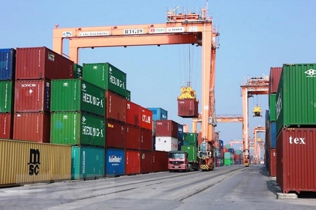 Thiếu container, vì sao doanh nghiệp Việt không tự sản xuất?