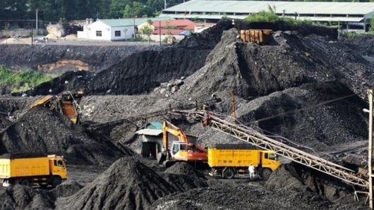 Than - Khoáng sản Việt Nam vẫn tiêu thụ 214.768 tấn than trong 7 ngày Tết