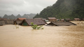 Hỗ trợ khẩn cấp 3 tỉnh miền Trung bị thiệt hại do mưa lũ