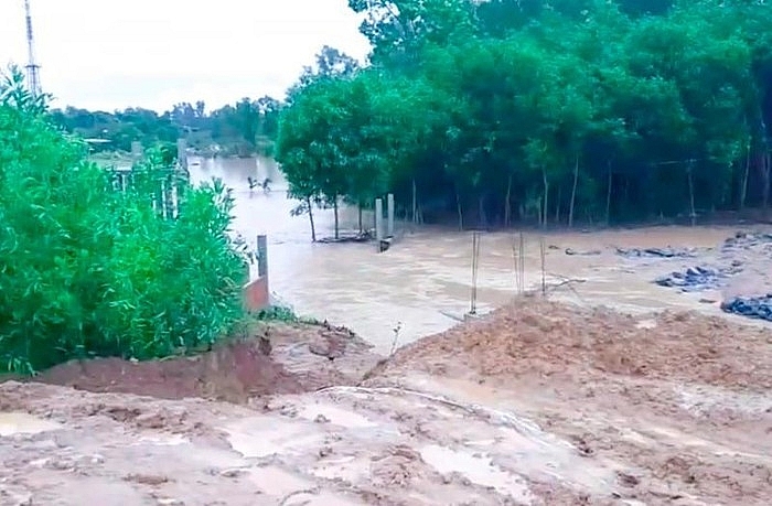 Mưa lớn gây vỡ đập Hóc Bầu - Quảng Nam