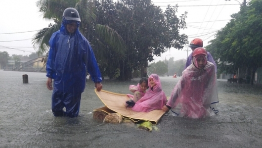 Hà Tĩnh: Phát lệnh di dời khẩn cấp hơn 45 nghìn người dân