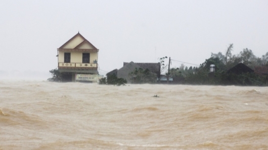 Hà Tĩnh đã sơ tán được 59.268 người trong trận mưa lũ lịch sử