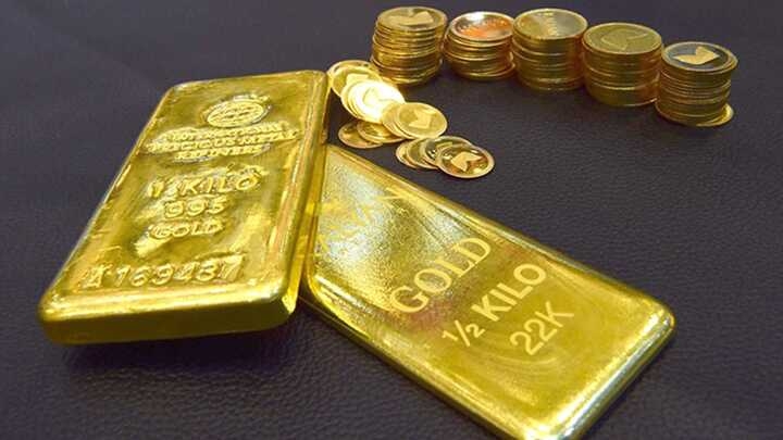 Bloomberg: Các ngân hàng thế giới bắt đầu ồ ạt bán vàng