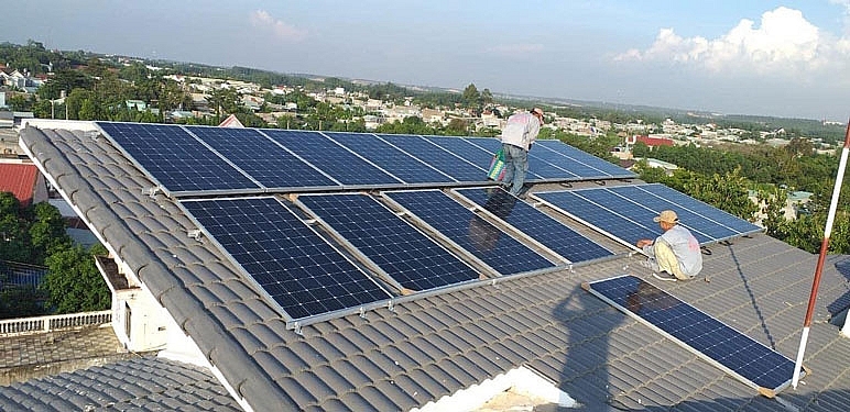 Quảng Bình đã lắp đặt hơn 330 dự án điện mặt trời mái nhà