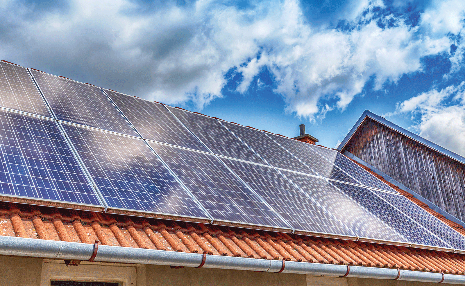 Đà Nẵng có thêm 3 công trình điện mặt trời áp mái hòa lưới điện