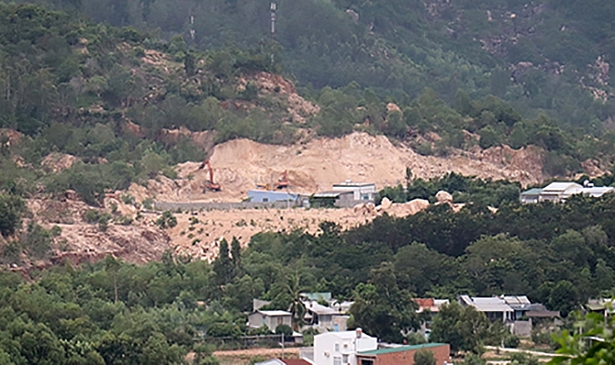 Nguy cơ sạt lở đất từ hành vi xẻ núi phân lô bán nền tại Nha Trang