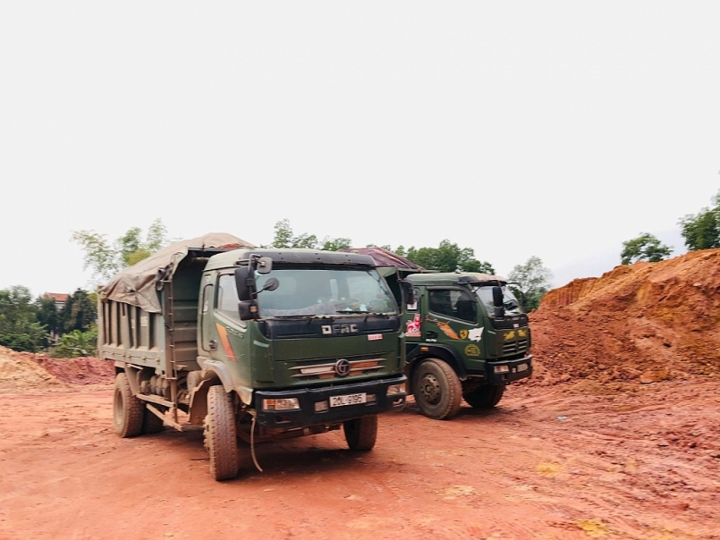 Hà Nội: Xử lý vụ khai thác trái phép hàng nghìn khối đất đá tại Sóc Sơn