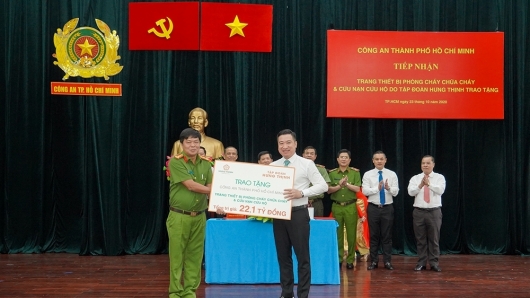 Tập đoàn Hưng Thịnh trao tặng gói trang thiết bị PCCC & CNCH cho Công an TP. HCM với giá trị 22,1 tỷ đồng