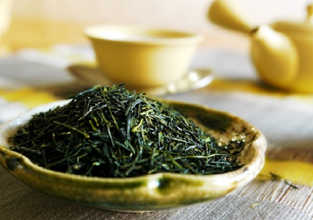 Sencha là loại trà lá phổ biến nhất của trà xanh Nhật được thu hoạch từ vùng Uji-Kyoto
