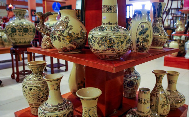 Làng nghề gốm Chu Đậu thuộc xã Thái Tân, Huyện Nam Sách đã nổi tiếng trên thế giới từ hơn 500 năm nay.