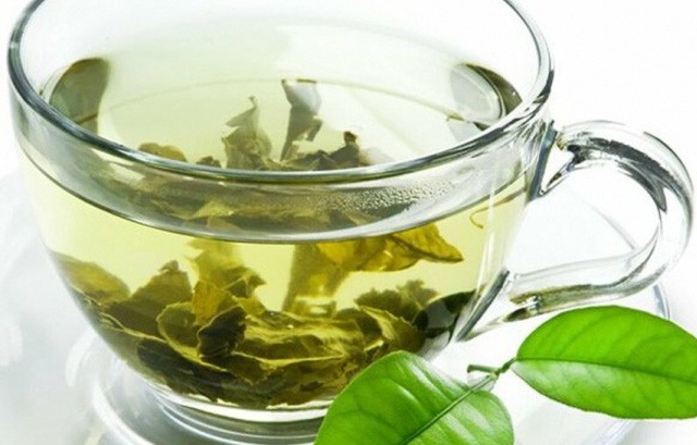 Catechin, chất chống oxy hóa được tìm thấy nhiều trong trà xanh, rất tốt cho sức khỏe của gan