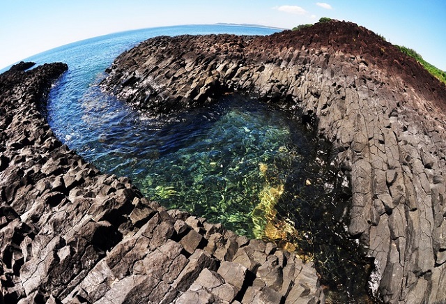 Các chuyên gia khảo cổ học dưới nước, cho biết sau thời gian dài nghiên cứu, các chuyên gia nhận định hoạt động núi lửa ở Gành Yến xảy ra khoảng 5-6 triệu năm trước