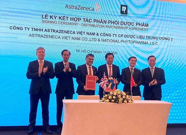 Ký kết hợp tác giữa DN phân phối thuốc của Việt Nam và Tập đoàn dược phẩm đa quốc gia