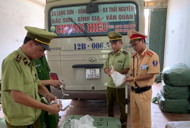 Lạng Sơn: Bình Gia phát hiện, xử lý 700 chiếc máy ép hoa quả trị giá gần 10 triệu đồng nhập lậu