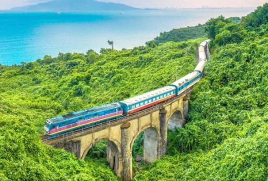 Tăng thêm chuyến tàu hỏa tuyến Hà Nội - Sài Gòn
