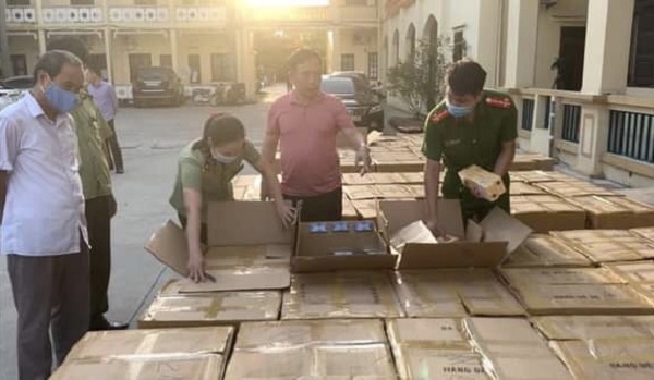 Hưng Yên bắt giữ vụ buôn lậu 64.000 bao thuốc lá nhãn hiệu 555