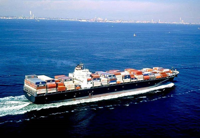 Nửa đầu tháng 8, giá trị hàng hóa xuất nhập khẩu giảm hơn 7%