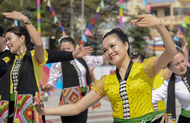 Nghệ thuật Xòe đã trở thành phong tục của người Thái, là món ăn tinh thần không thể thiếu trong đời sống của đồng bào các dân tộc
