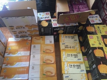 Hàng giả, hàng nhái: QLTT Hà Nội bắt giữ gần 1.500 hộp bánh Trung thu nhập lậu