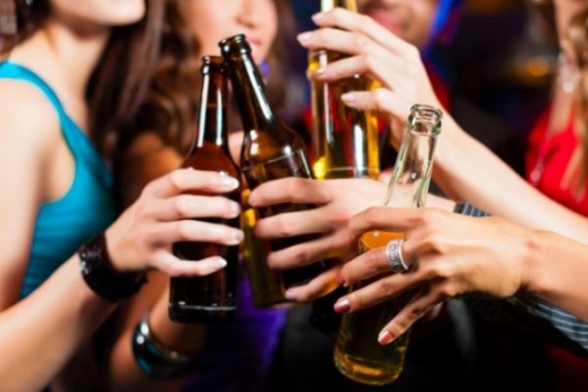 Đã có mức phạt khi bán rượu bia cho người dưới 18 tuổi