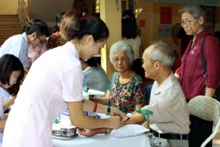 Hà Nội: Khám sức khỏe và cấp thuốc miễn phí cho 4.000 người cao tuổi