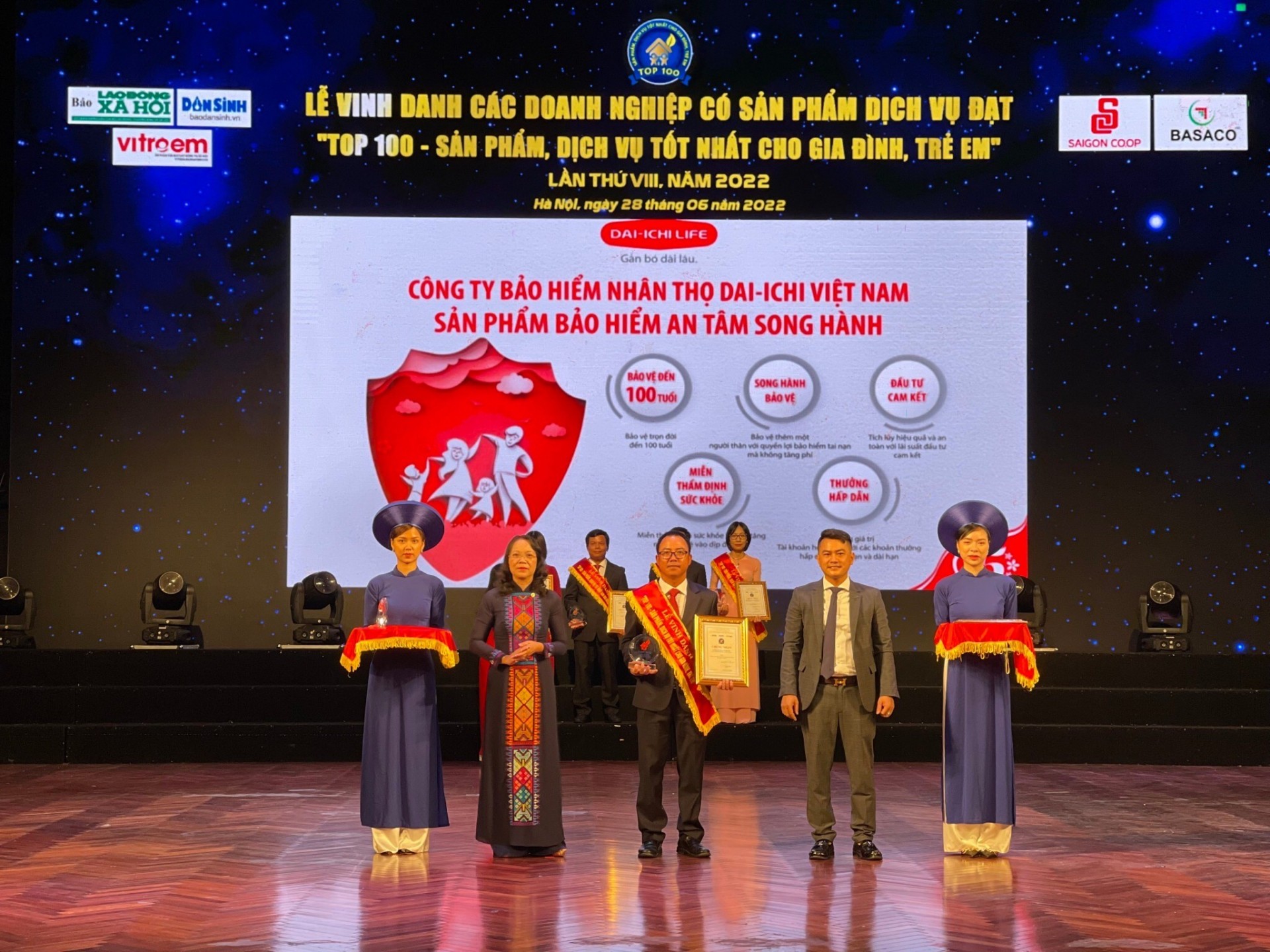 Dai-ichi Life Việt Nam vinh dự nhận giải “Top 100 - Sản phẩm, Dịch vụ tốt nhất cho Gia đình, Trẻ em” lần thứ hai