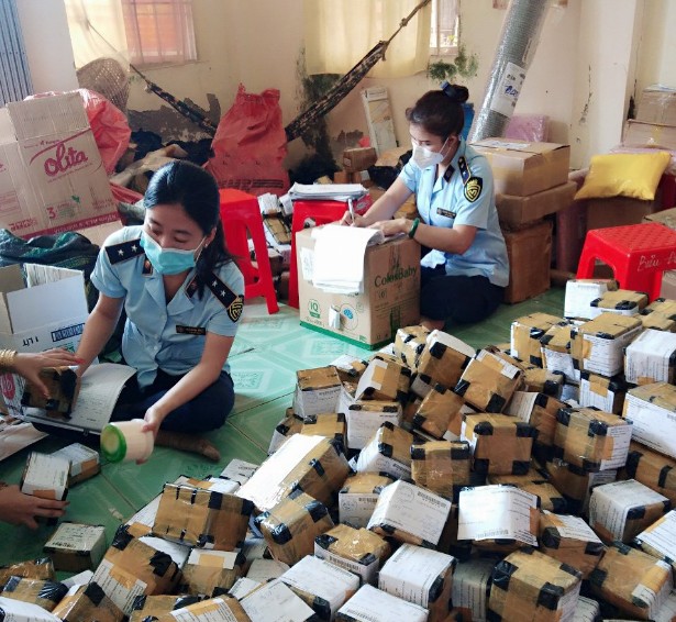 Cà Mau: Phát hiện lượng lớn mỹ phẩm không rõ nguồn gốc