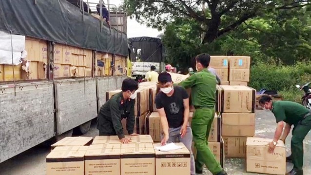 An Giang bắt giữ số lượng lớn khẩu trang và hàng hóa các loại nghi nhập lậu