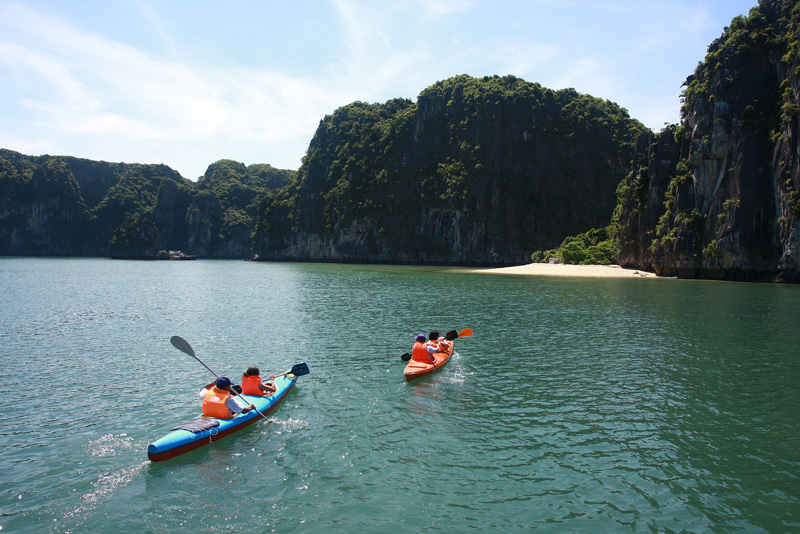 Chèo Kayak Vịnh Lan Hạ