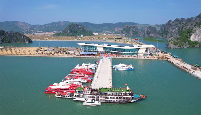 Bến cảng cao cấp ở Vân Đồn sắp đi vào hoạt động hiện đại đến mức nào? ảnh 1