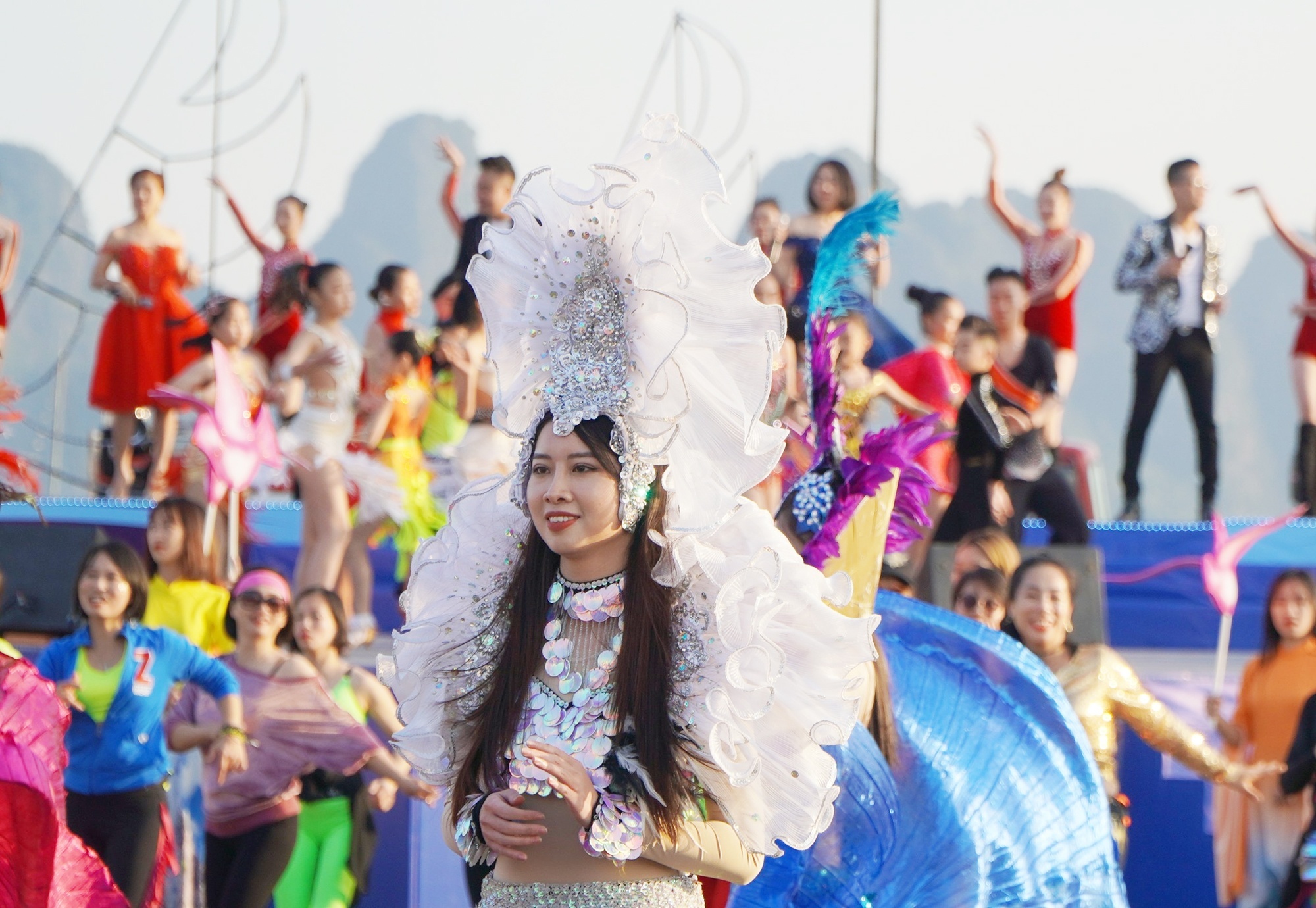 Carnaval mùa đông Hạ Long - sản phẩm du lịch ‘trái mùa’ của Quảng Ninh - ảnh 1
