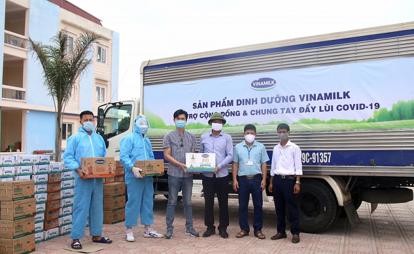Gần 100.000 sản phẩm khác đã được Vinamilk ủng hộ tại 2 địa phương Bắc Ninh và Hà Nam trong đợt này