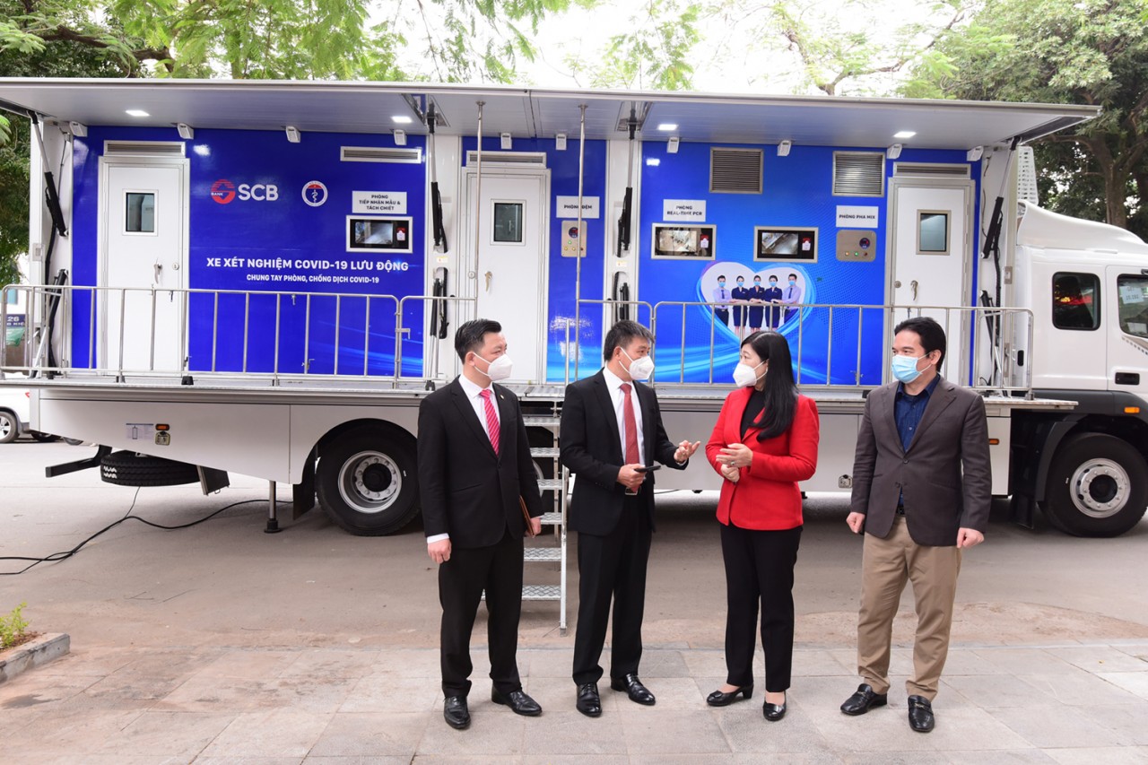 SCB trao tặng 03 xe xét nghiệm Covid-19 lưu động cho TP.Hà Nội, tỉnh Nam Định và tỉnh Thừa Thiên Huế